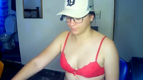 Snapshot of brittanycheekss chatting on 01-22-25, 07:03 brittanycheeks1 online show from 01-22-25, 07:03