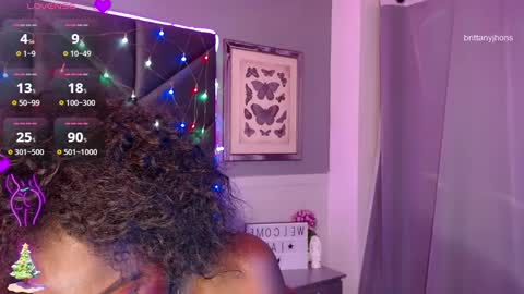 Snapshot of brittanyjhonnns chatting on 12-17-24, 05:18 brittany 25 years old happy as a worm online show from 12-17-24, 05:18