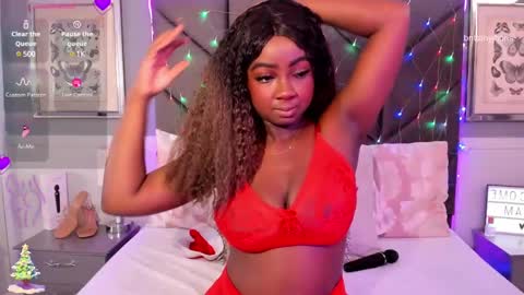Snapshot of brittanyjhonnns chatting on 12-17-24, 12:00 brittany 25 years old happy as a worm online show from 12-17-24, 12:00