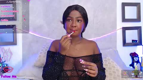 Snapshot of brittanyjhonnns chatting on 12-29-24, 09:39 brittany 25 years old happy as a worm online show from 12-29-24, 09:39