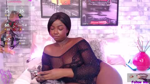 Snapshot of brittanyjhonnns chatting on 12-31-24, 02:14 brittany 25 years old happy as a worm online show from 12-31-24, 02:14