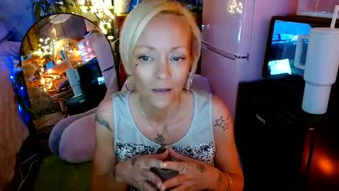 Snapshot of brittneychats81 chatting on 05-27-26, 01:13 brittneychats81 online show from 05-27-26, 01:13