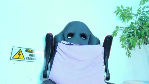 BRIYIT     online show from 02-15-25, 07:06