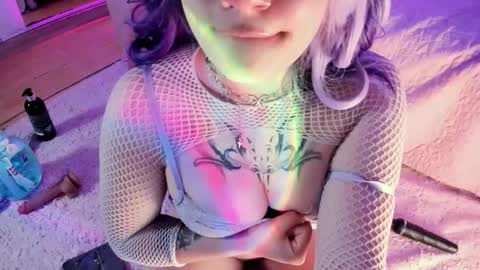 Snapshot of broklin_white23 chatting on 03-20-26, 02:11 online show from 03-20-26, 02:11