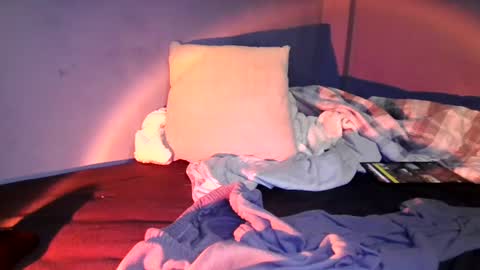 Snapshot of brooke151 chatting on 06-16-26, 09:39 Bradyn online show from 06-16-26, 09:39