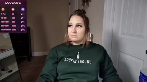 Snapshot of brookebee27 chatting on 12-19-24, 12:13 brookebee online show from 12-19-24, 12:13