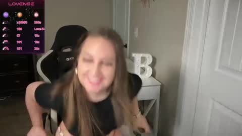 Snapshot of brookebee27 chatting on 03-11-25, 10:42 brookebee online show from 03-11-25, 10:42