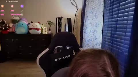 brookebee online show from 11-22-25, 10:09