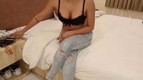 Chocolate couple online show from 03-28-26, 10:04