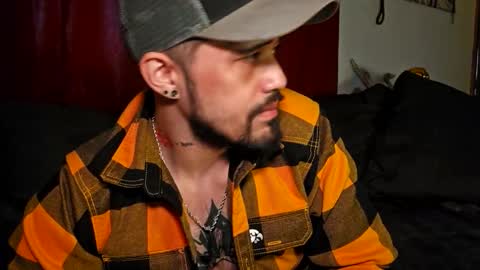 Snapshot of brownboyt chatting on 02-19-26, 03:52 brownboyt online show from 02-19-26, 03:52