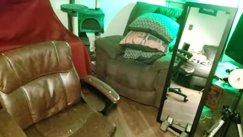 Snapshot of brownboyt chatting on 06-18-26, 02:45 brownboyt online show from 06-18-26, 02:45