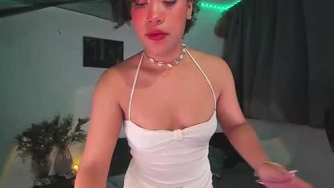 Snapshot of browngirl69 chatting on 02-21-25, 03:12 miss muller online show from 02-21-25, 03:12