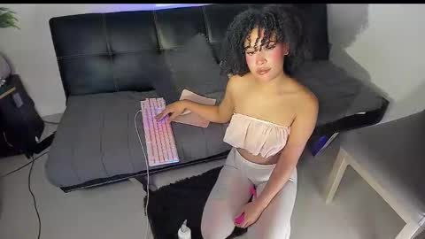 Snapshot of browngirl69 chatting on 03-05-25, 05:07 miss muller online show from 03-05-25, 05:07