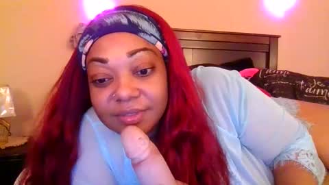 Snapshot of brownroundrenee chatting on 01-06-25, 05:38 brownroundrenee online show from 01-06-25, 05:38