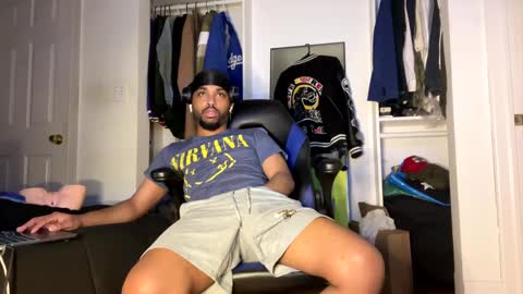 Snapshot of brownskinshortyy chatting on 01-13-25, 11:27 Brownskinshortyy online show from 01-13-25, 11:27