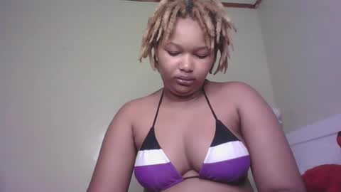 Tracy online show from 02-18-25, 01:43
