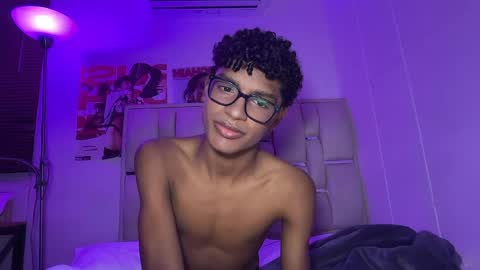 Snapshot of brownytwinkyandre chatting on 04-11-26, 03:22 Andre online show from 04-11-26, 03:22