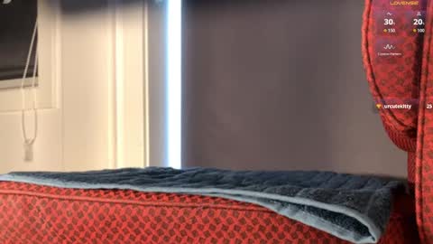 Snapshot of brsrk chatting on 10-18-25, 07:31 Brsrkr online show from 10-18-25, 07:31