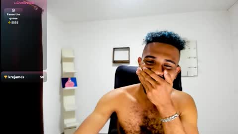 bruce_1111 online show from 09-10-25, 11:38