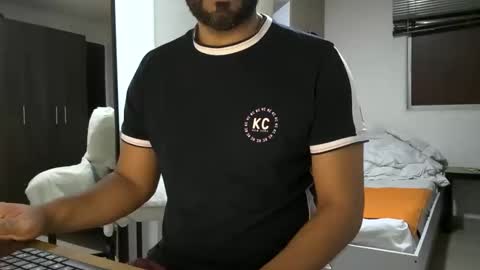 Snapshot of bruce_bigg chatting on 01-06-25, 01:31 Bruce online show from 01-06-25, 01:31