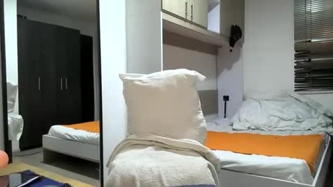 Snapshot of bruce_bigg chatting on 01-06-25, 06:03 Bruce online show from 01-06-25, 06:03