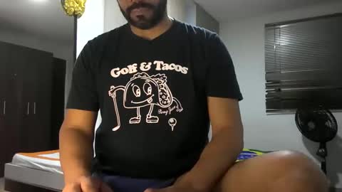 Snapshot of bruce_bigg chatting on 01-29-25, 01:16 Bruce online show from 01-29-25, 01:16