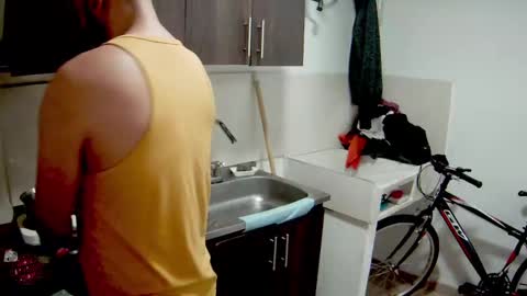 Snapshot of bruce_bigg chatting on 09-12-25, 09:48 Bruce online show from 09-12-25, 09:48