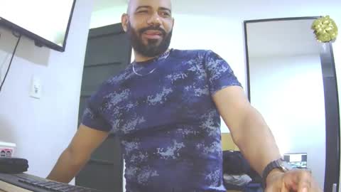 Snapshot of bruce_bigg chatting on 09-27-25, 08:47 Bruce online show from 09-27-25, 08:47