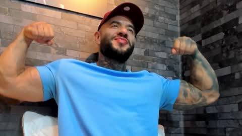 Snapshot of brucedallas chatting on 01-07-26, 01:52 brucedallas online show from 01-07-26, 01:52