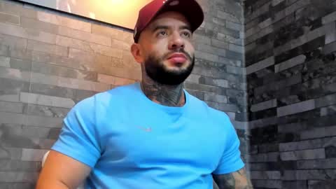 Snapshot of brucedallas chatting on 01-09-26, 03:31 brucedallas online show from 01-09-26, 03:31