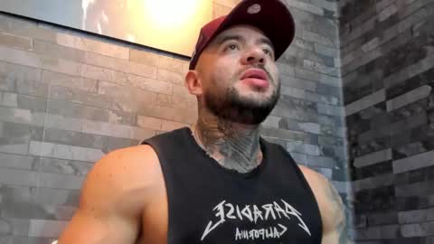 Snapshot of brucedallas chatting on 01-18-26, 01:53 brucedallas online show from 01-18-26, 01:53