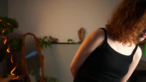 Tess online show from 04-24-26, 02:41