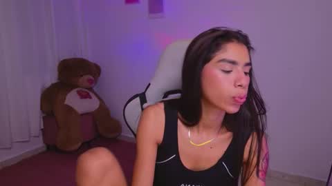 Snapshot of brunetteadams001 chatting on 02-11-26, 03:55 SARAH online show from 02-11-26, 03:55