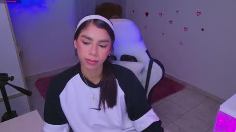 Snapshot of brunetteadams001 chatting on 02-24-26, 03:59 SARAH online show from 02-24-26, 03:59