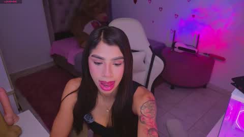 Snapshot of brunetteadams001 chatting on 03-16-26, 06:17 SARAH online show from 03-16-26, 06:17