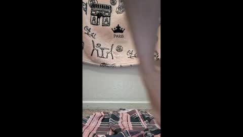 Snapshot of brunettedoll100 chatting on 04-10-26, 04:12 brunettedoll100 online show from 04-10-26, 04:12