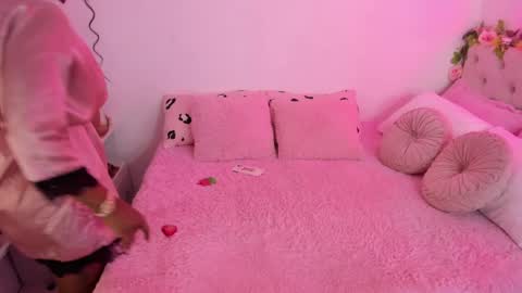 Snapshot of brunettklaryss chatting on 03-30-26, 06:58 Brenda online show from 03-30-26, 06:58