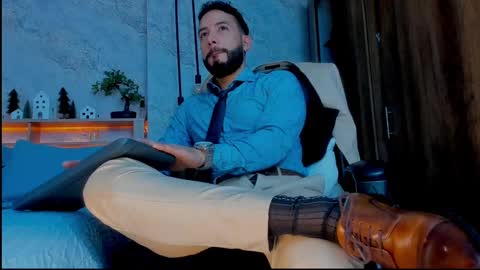 Snapshot of bruno_woods chatting on 12-11-24, 06:09 Andres Suarez online show from 12-11-24, 06:09