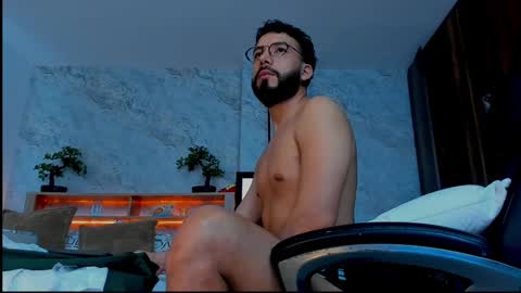 Snapshot of bruno_woods chatting on 03-09-25, 08:10 Andres Suarez online show from 03-09-25, 08:10