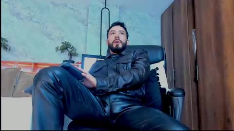 Snapshot of bruno_woods chatting on 03-12-25, 04:13 Andres Suarez online show from 03-12-25, 04:13