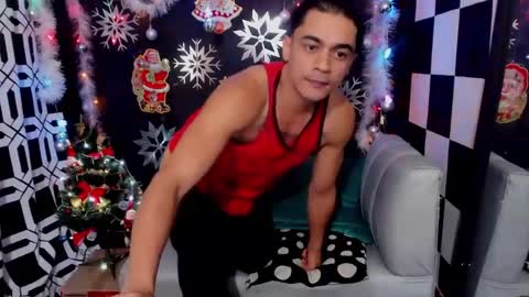 Snapshot of brunocuttie94 chatting on 12-23-24, 05:11 Join my fan club here 150 tokens a month online show from 12-23-24, 05:11
