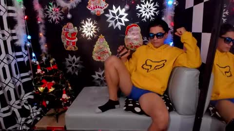 Snapshot of brunocuttie94 chatting on 12-29-24, 08:26 Join my fan club here 150 tokens a month online show from 12-29-24, 08:26
