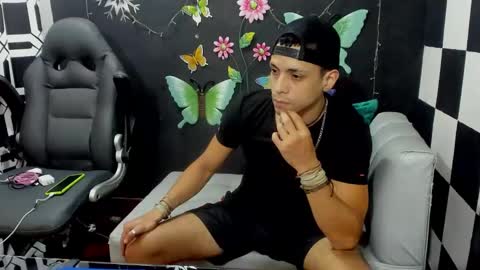 Snapshot of brunocuttie94 chatting on 02-09-25, 07:41 Join my fan club here 150 tokens a month online show from 02-09-25, 07:41