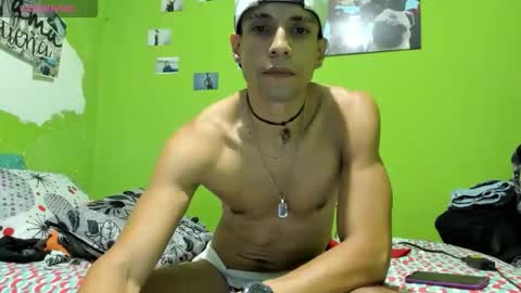 Snapshot of brunocuttie94 chatting on 06-07-26, 03:54 Join my fan club here 150 tokens a month online show from 06-07-26, 03:54