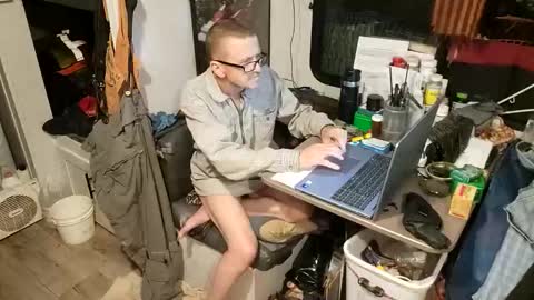 Steve... aka SkinnieDippin aka TimberTramp online show from 03-17-26, 05:11