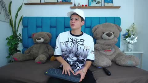 Snapshot of bryan_hotty chatting on 02-28-26, 11:33 Bryan online show from 02-28-26, 11:33