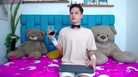 Snapshot of bryan_hotty chatting on 03-15-26, 05:08 Bryan online show from 03-15-26, 05:08