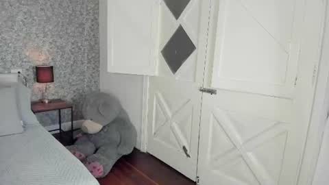 Bryhanna  online show from 06-25-26, 05:12