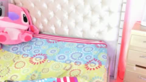 Snapshot of bryonny_ chatting on 12-12-24, 04:53 Carly online show from 12-12-24, 04:53