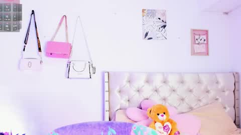 Snapshot of bryonny_ chatting on 02-12-25, 06:51 Carly online show from 02-12-25, 06:51